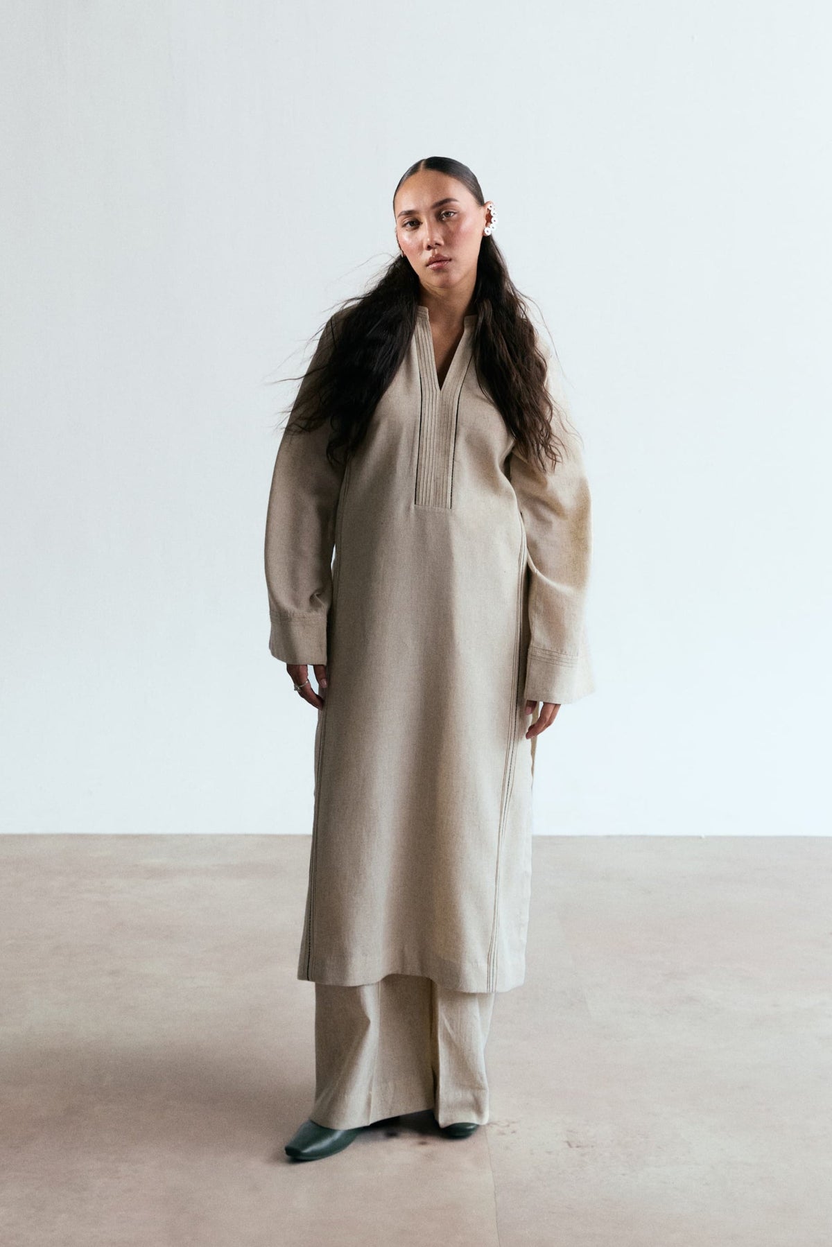 Mannam Oat Set — structured linen-cotton Pakistani kurta in oat beige with pintucked neckline and fine black lace sleeve inserts UK