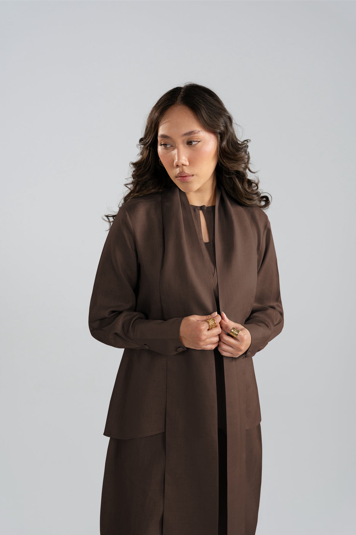Chestnut Set short shirt with keyhole neckline, front view