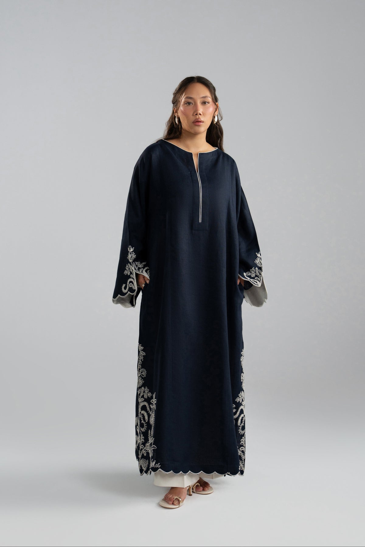 Selene Set navy kaftan with dori embroidery, scalloped hem and white wide-leg trousers